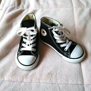Converse high tops Toddler Shoes sz 7